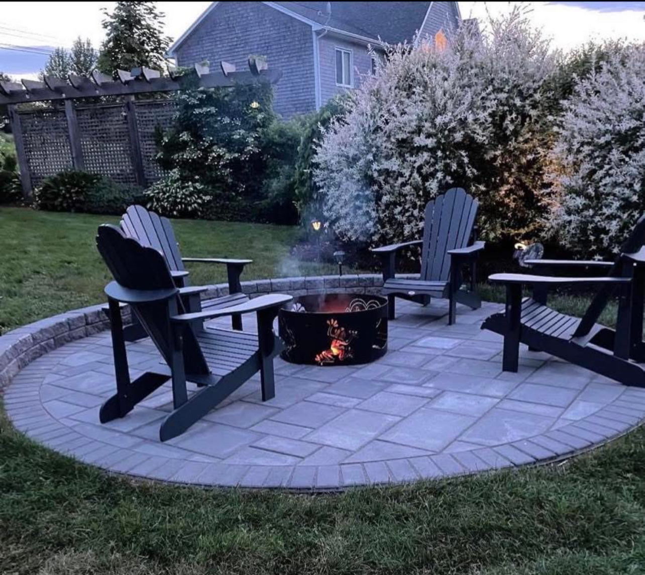 Cozy backyard firepit setup